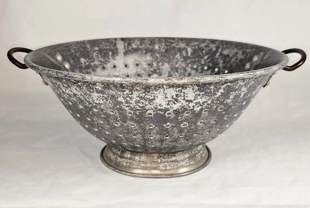 VTG Farmhouse Wear-Ever Colander Strainer 11” MCM Footed No. 208 Chef Kitchen