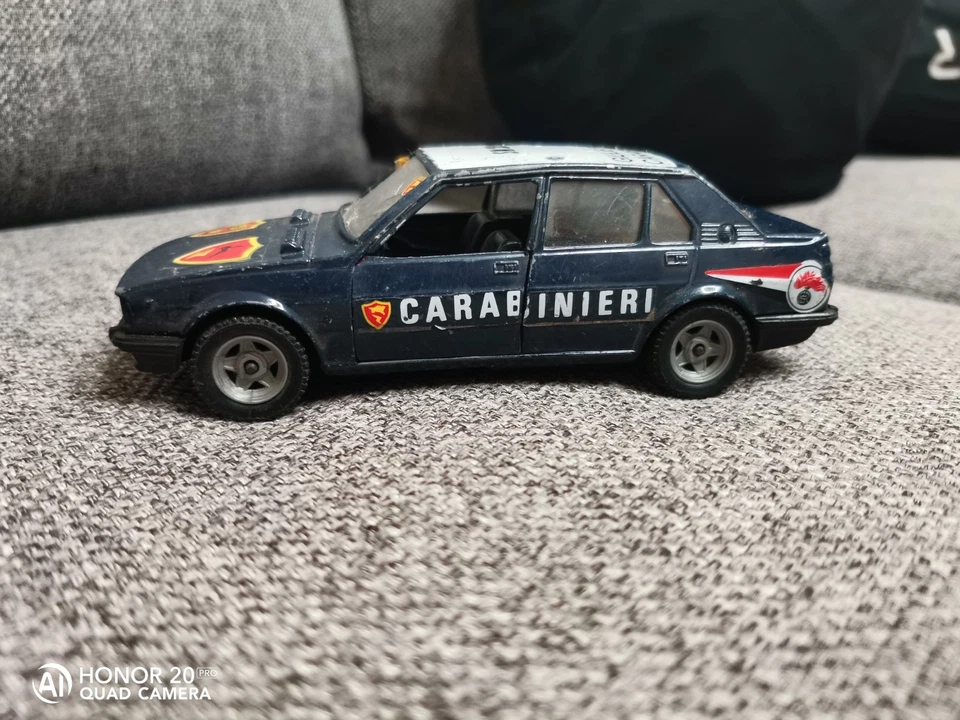 Polistil Alfa Romeo Giulietta 1.6 Carabinieri SN18  SN 37  Scala 1/25 - Immagine 2 di 4