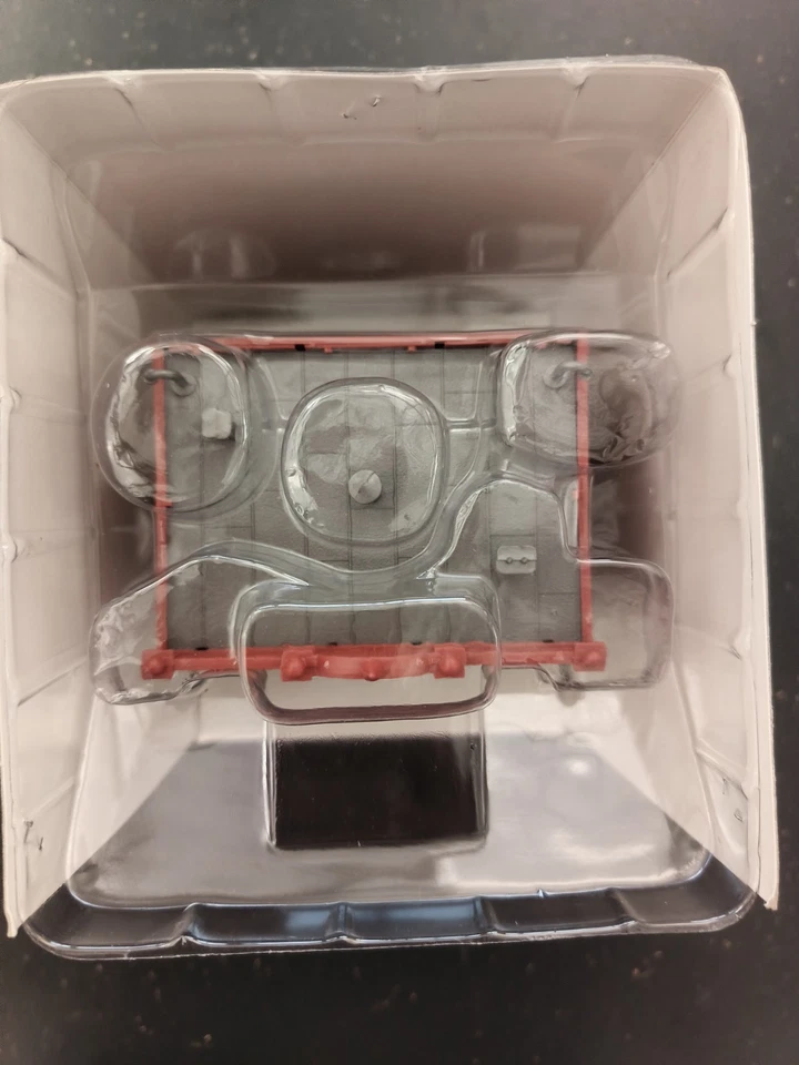 N Scale Model Power General Electric Building w/2 figures #2608 Open Box - Image 4 of 4