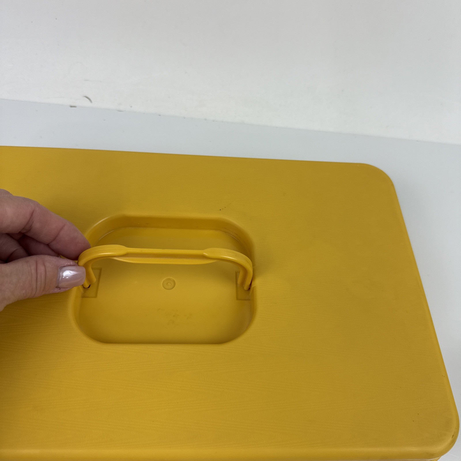 Vintage Wilson Wil-Hold Thread Storage Gold Yellow  Plastic Thread Organization.