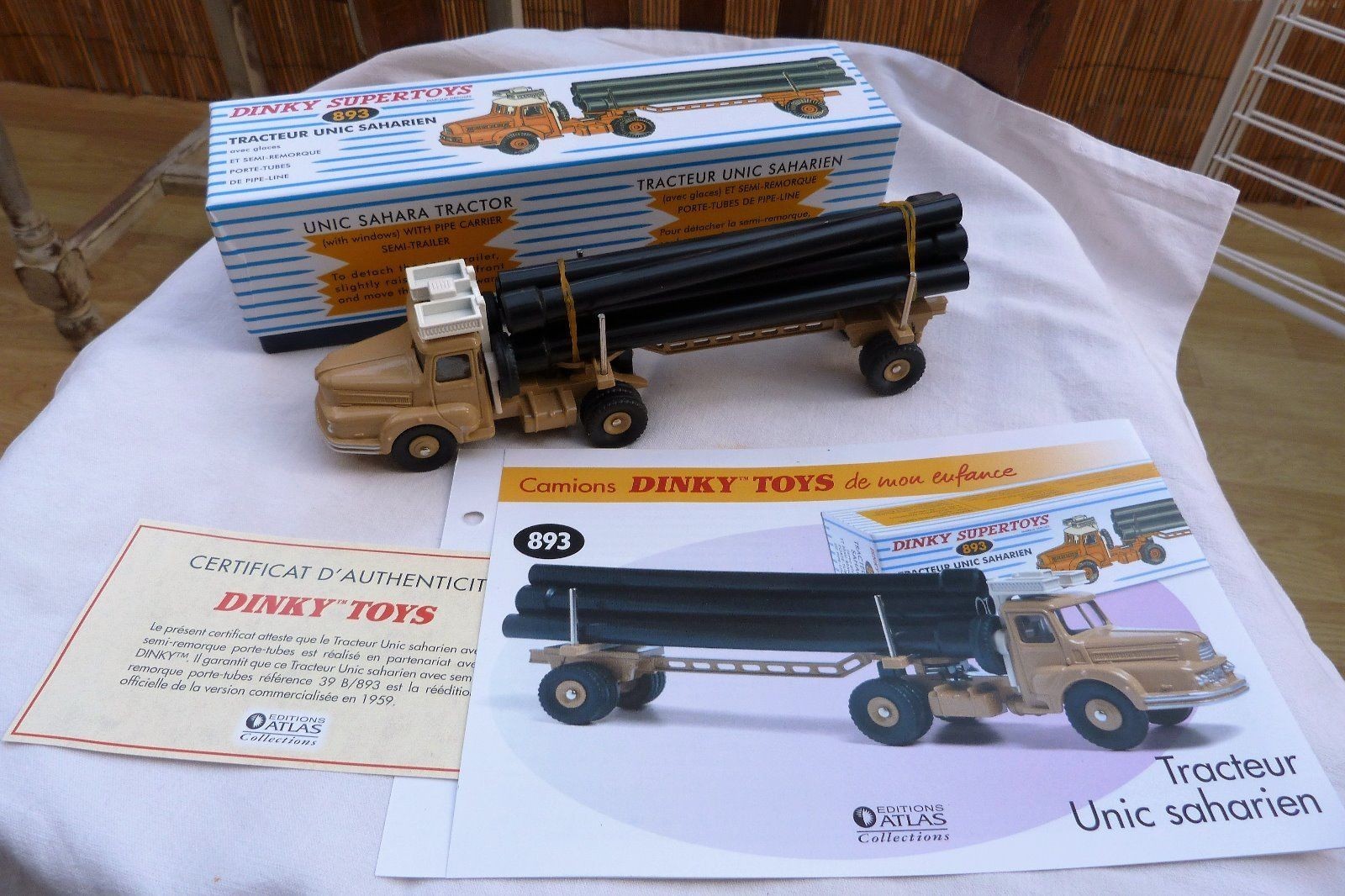 Camion Unic saharien Dinky SuperToys 893 Atlas avec certificat et fiche 1/50