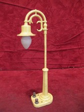 Lionel – 58-19 Lamp Post -  yellow Lionel.