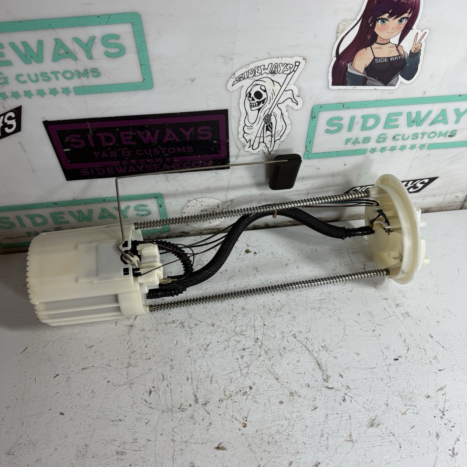 04-08 Maserati Quattroporte Gas Tank Fuel Pump & Level Sending Unit  M139
