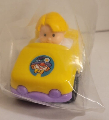 Fisher Price Little People WHEELIE EDDIE in YELLOW ZOO CAR Wheelie w/ Clown NEW