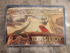 Tootsietoy Motors 7200 Boxed Set with insert and 8 Vehicles - great shape 