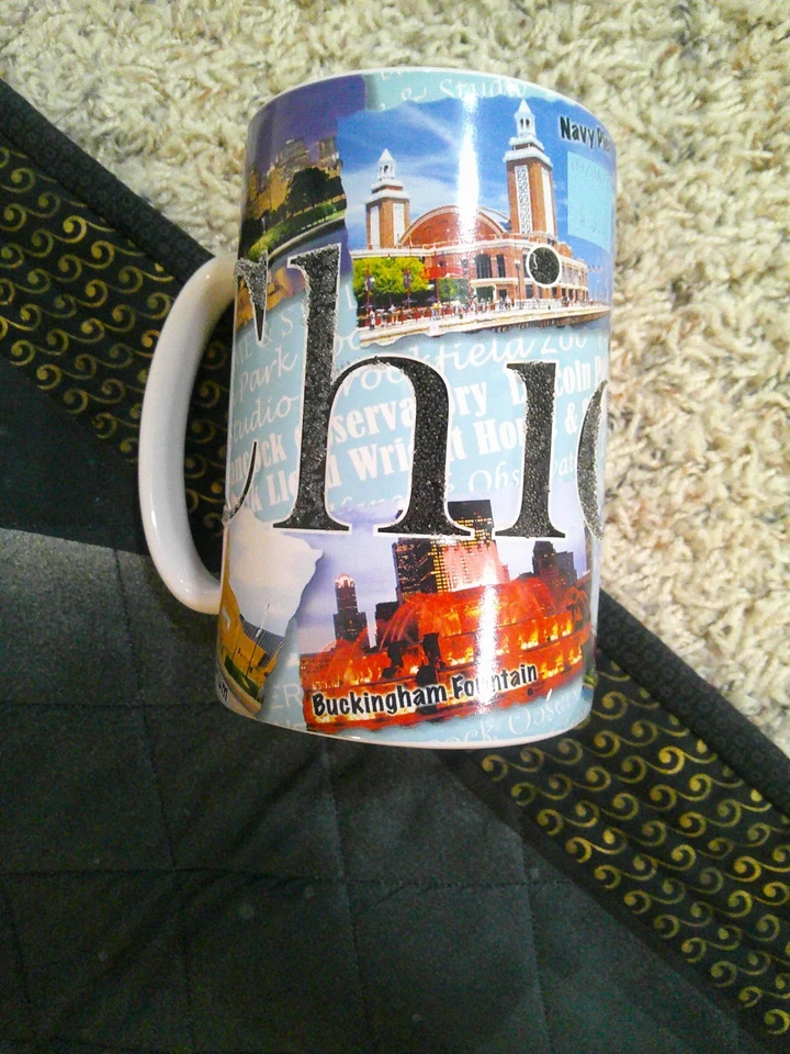 Visit Chicago - Fuente Buckingham - Edredón hecho a mano y taza Chicago Skyline Foto 2 de 2