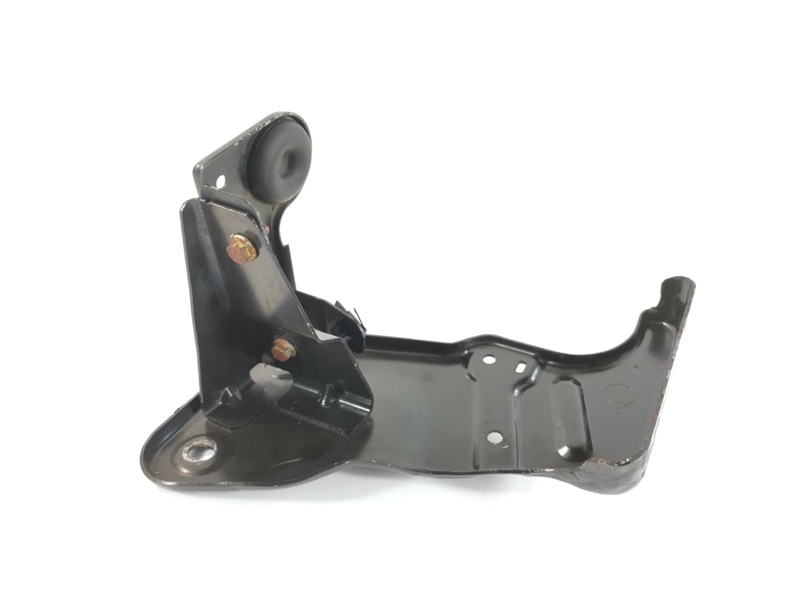 Maserati Ghibli S Q4 2014 Front Right Radiator support