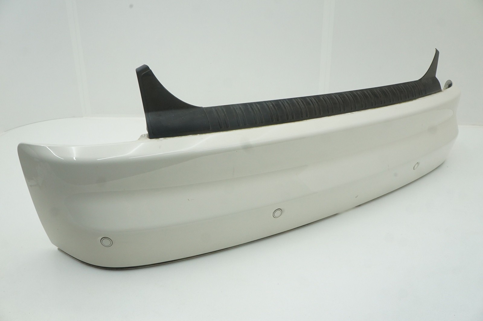 Rear Park Assist Bumper Cover OEM 51127066910 Rolls Royce Phantom Vii 06 *Note*