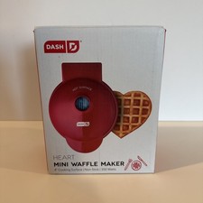 Dash Mini Heart Waffle Maker 4in Red Valentin...