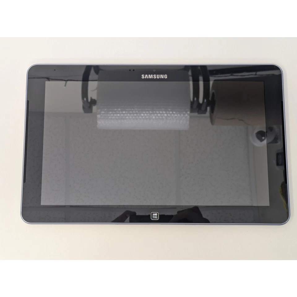 Samsung ATIV 500T Windows 8 Tablet PC - 64GB SSD - Tablet & Charger ONLY - USED - Image 2 of 4