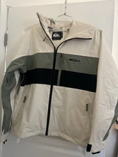 Quiksilver Men’s Thrift Ski Jacket Size Medium- New