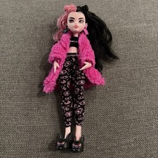 Monster High DRACULAURA Mattel 2021 Sleepover...