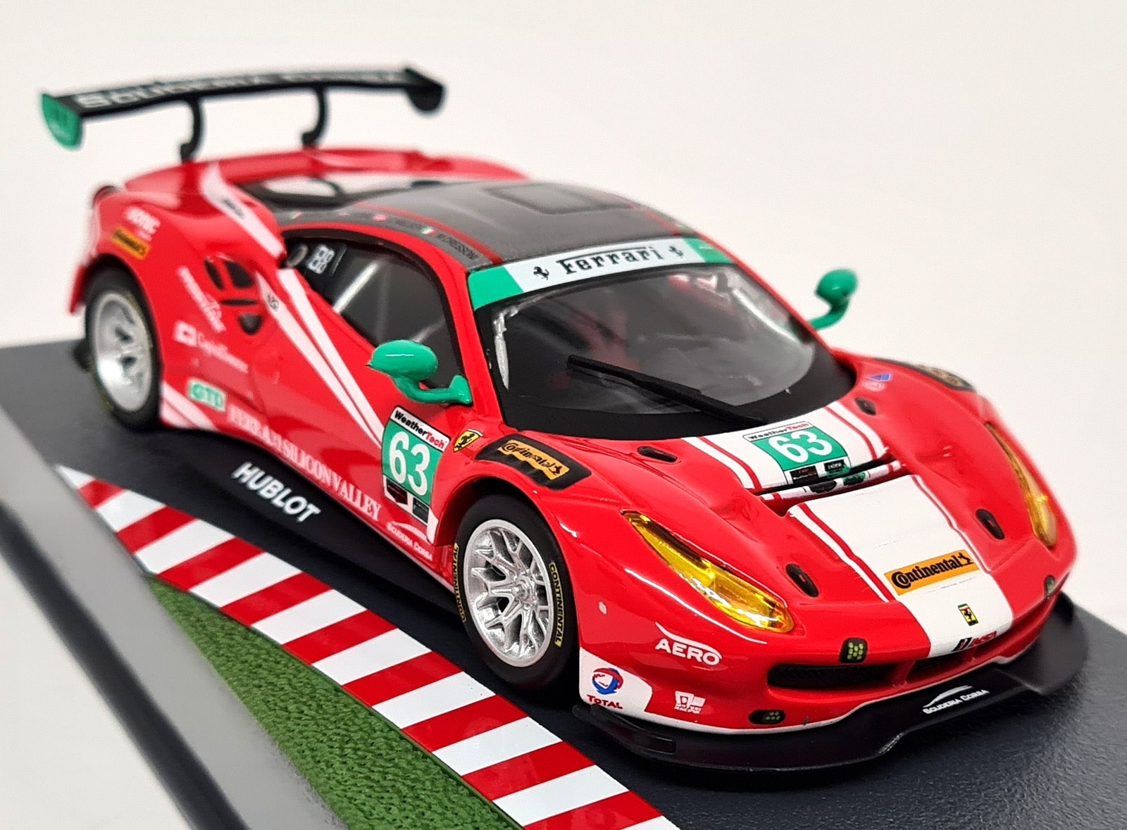 Altaya 1/43 - Ferrari 488 GTE Daytona 2017 #63 Diecast Scale Model Race Car