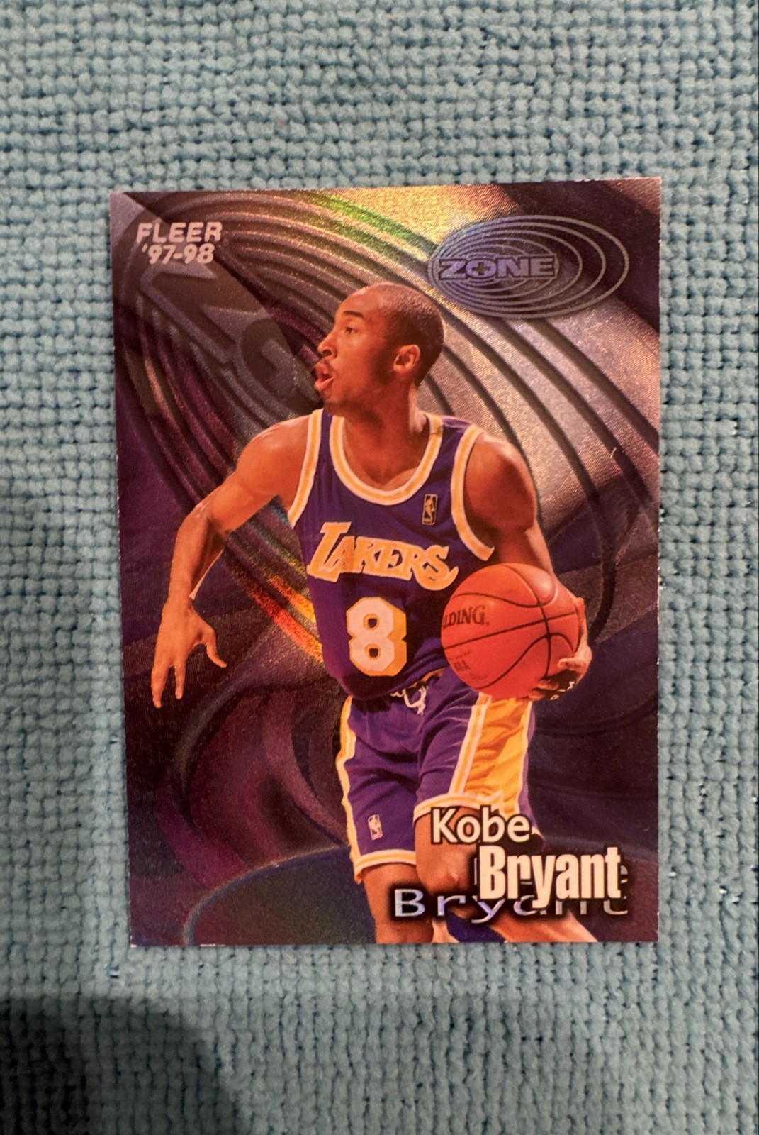 1997/98 Fleer Zone Foil #2Z Kobe Bryant Rare Insert Basketball Card