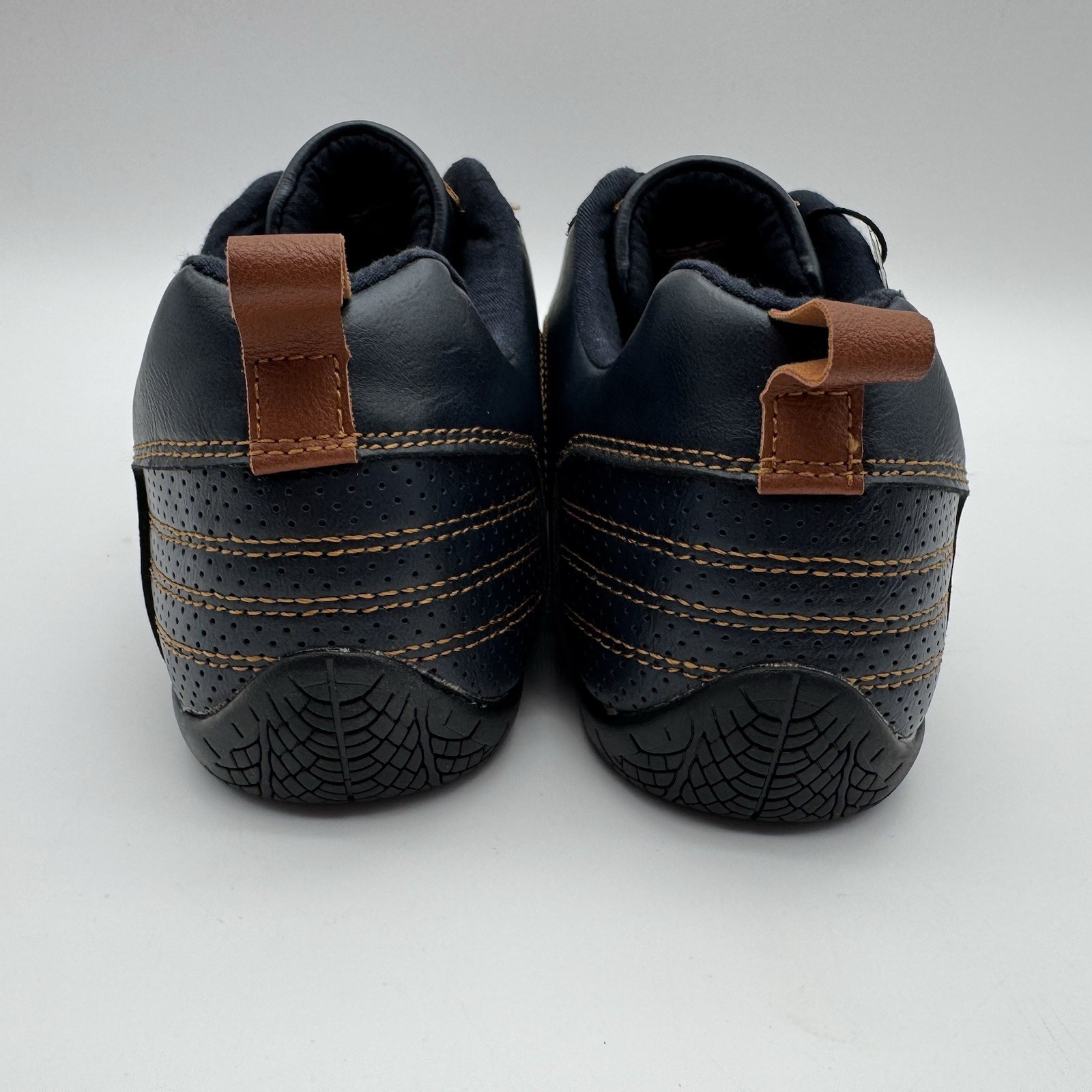 New Levis Sylmar Burnish Men’s 9.5 Navy Sneakers NWT thumbnail 13