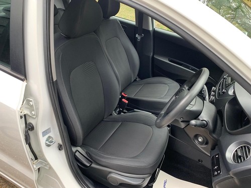 HYUNDAI I10 1.2 SE Hatchback 5dr Petrol Auto Euro 6 (87 ps.) 2017 - Picture 18 of 24