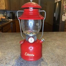 Vintage Coleman 200A  11/62 Work super Nice. Red VG Condition