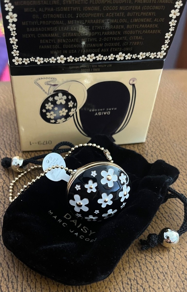 Marc Jacob Daisy Solid Perfume Pendant Necklace w/ Case 0.75