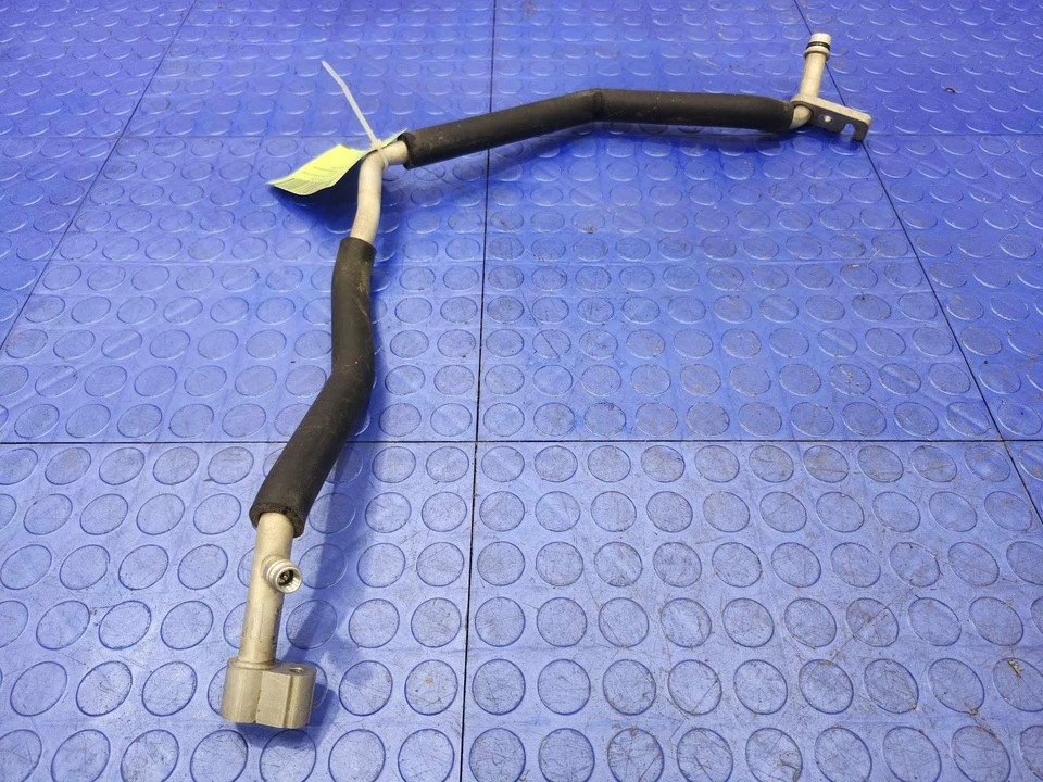 Tubo de succión de aire acondicionado 10-15 Toyota Prius 1,8 L genuino OEM 8870747041 Foto 2 de 4