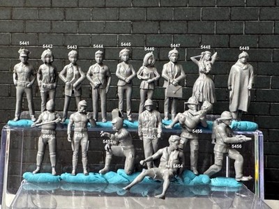 1:64 Figures  - For Dioramas Miniature Figures 164 Fig Lot 707 DoubleGDiecast