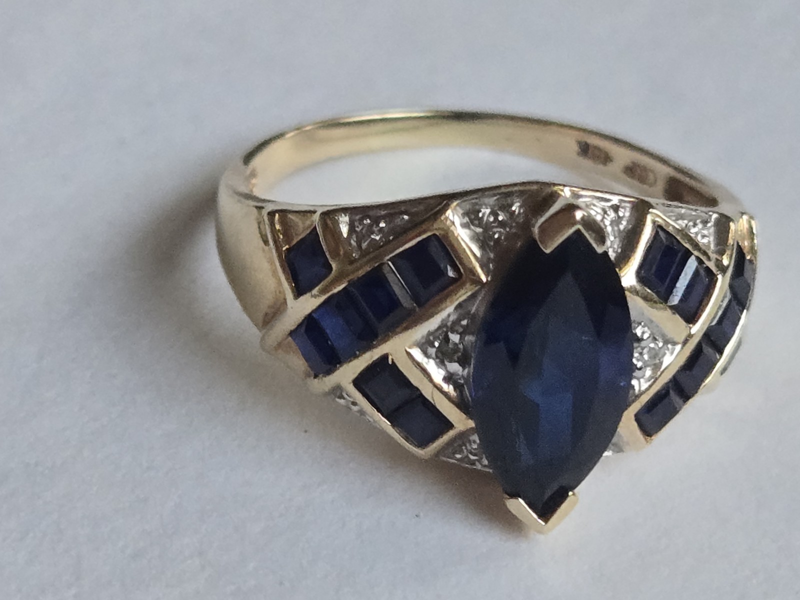 10K Solid Gold Diamond Sapphire Statement Ring-Sz… - image 3