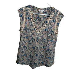 DR2 Blouse Women's Medium V-Neck Short Sleeve Lace Paisley Shirt Top Casual