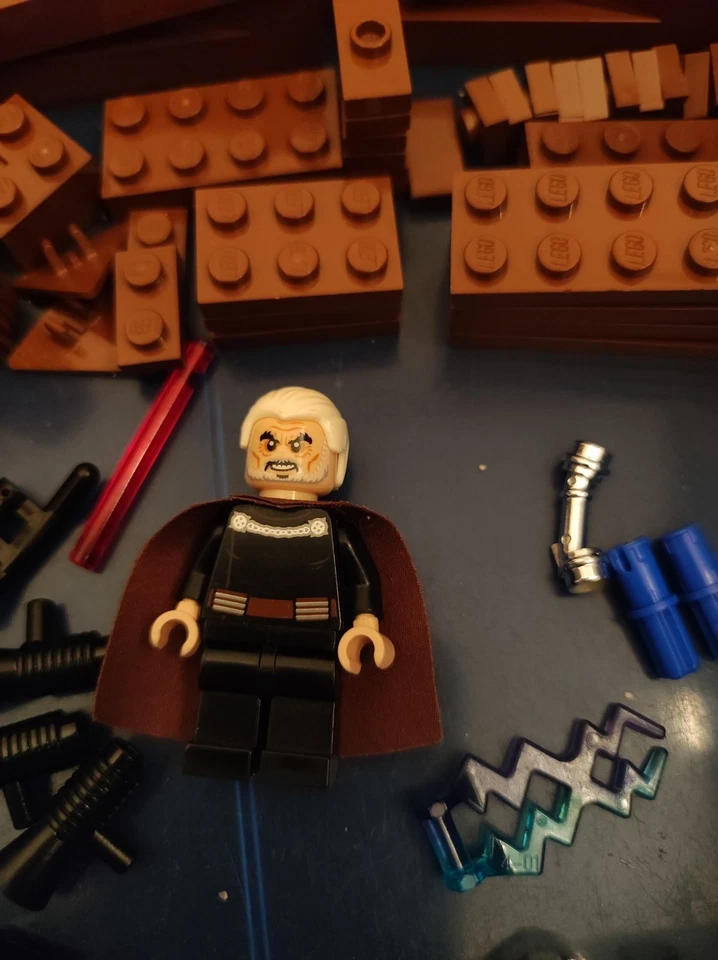 LEGO Star Wars: Duel On Geonosis (75017) 99% Complete with Dooku - Image 3 of 3