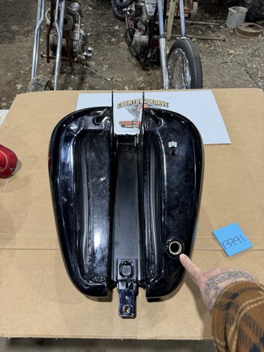 Harley Softail Gas Fuel Tank OEM 2004 Efi Fuel Injected Stock Paint Original - Picture 18 of 24