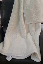 Lightweight Double-sided Sherpa Throw 50  x 70  - Cream