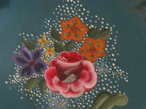 Vintage Toleware LG Tin Tart or Pie pan Country Primitive Blue w Roses Flowers - Picture 2 of 3