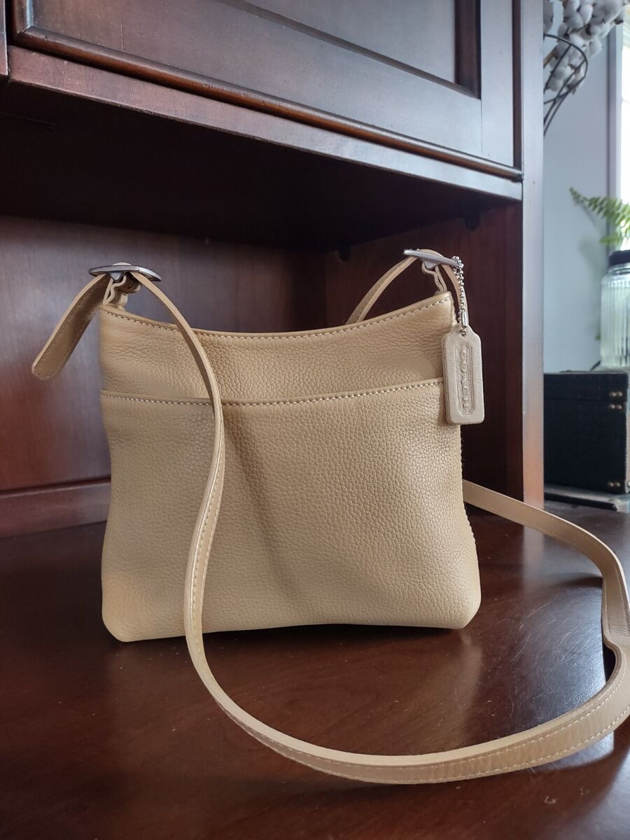 Vintage Coach Hudson Tan Pebble Leather Crossbody Bag Purse Vintage Coach Hudson Tan Pebble Leather Crossbody Bag Purse
