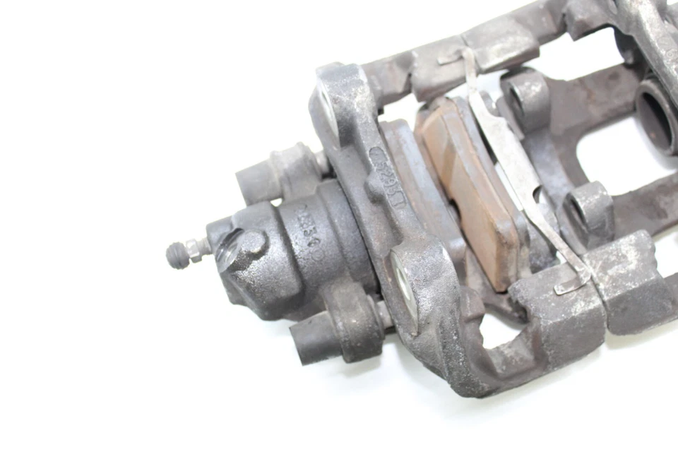 06-07 MERCEDES-BENZ R500 PAR DE PINÇAS DE FREIO TRASEIRAS ESQUERDA E DIREITA Q6169 - Imagem 2 de 4