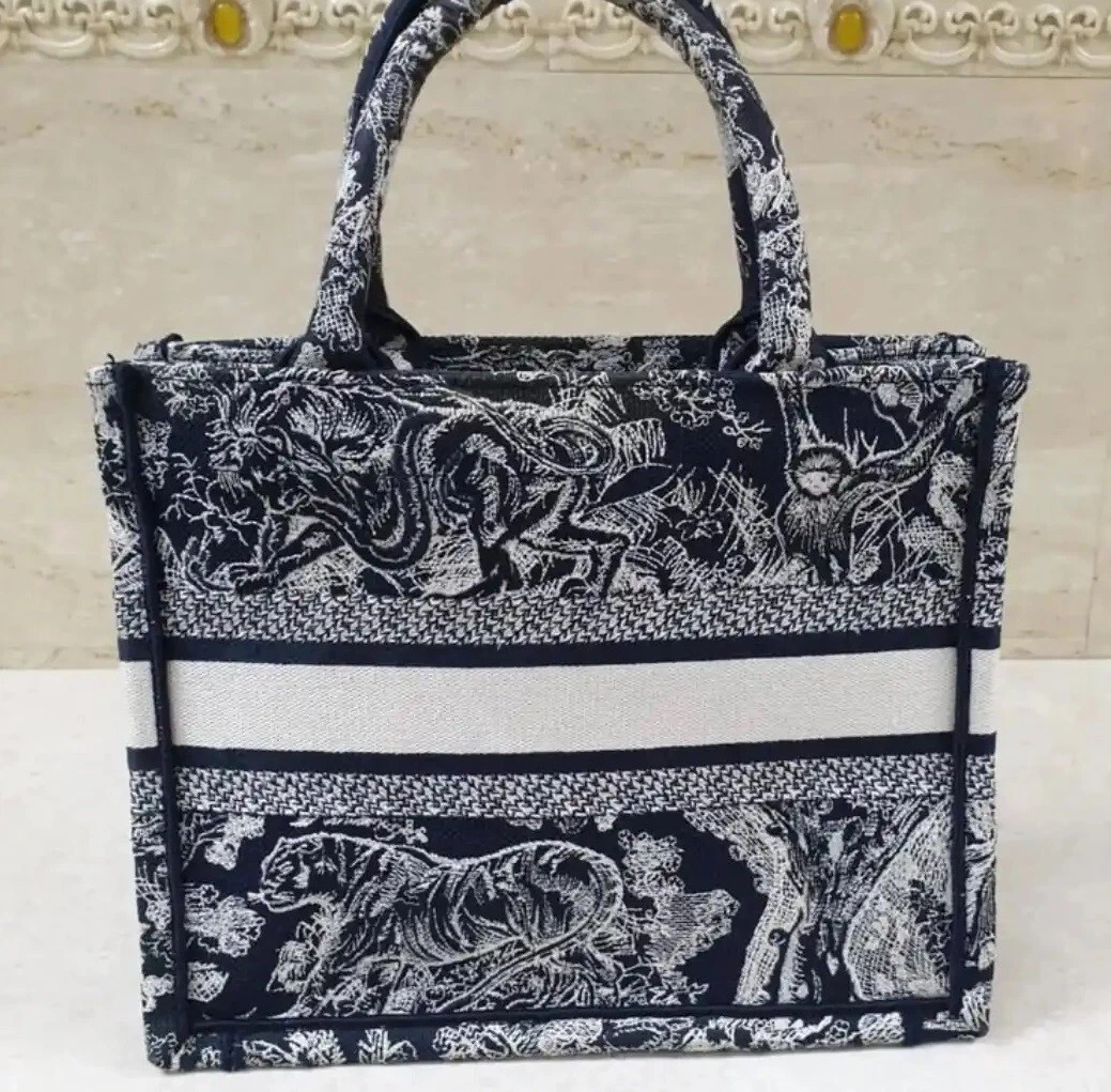 Medium Dior Book Tote Ecru and Blue Toile de Jouy Embroidery (36 x 27.5 x  16.5 cm)