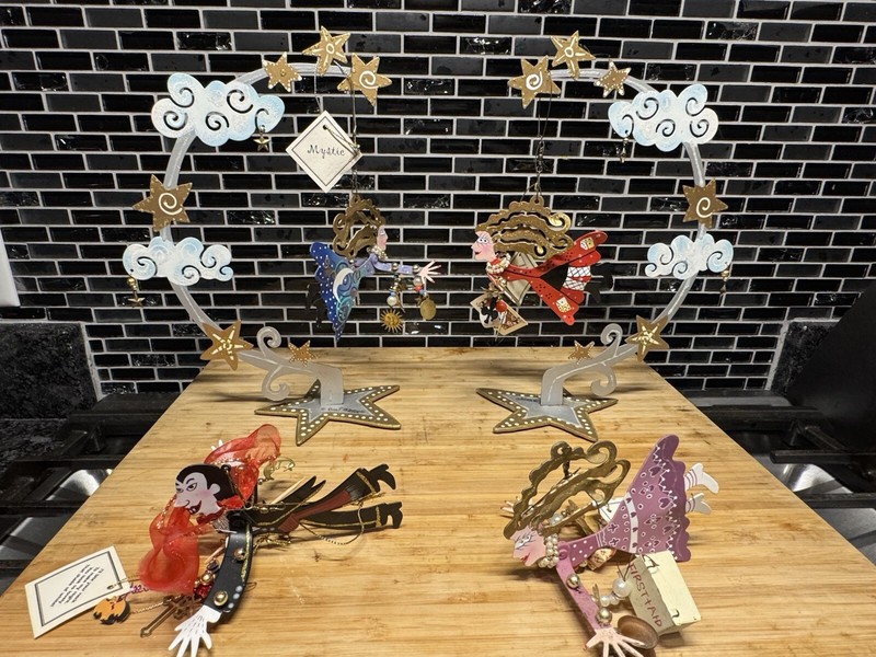 KAREN ROSSI SILVISTRI 4 Ornaments. & 2 Display Stnds Vampire Gambler Mystic &mom
