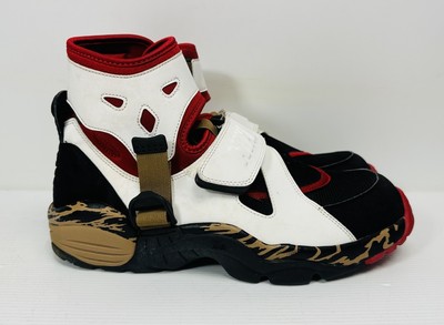 Nike Air Carnivore LE White Red Black Size 10.5 Sneakers Shoes