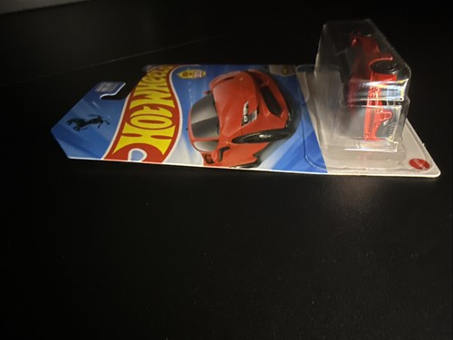 2025 Hot Wheels Mercedes-AMG Petronas Formula One + Ferrari SF90 Stradale - Picture 11 of 14