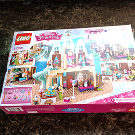 LEGO Disney: Arendelle Castle Celebration (41068)