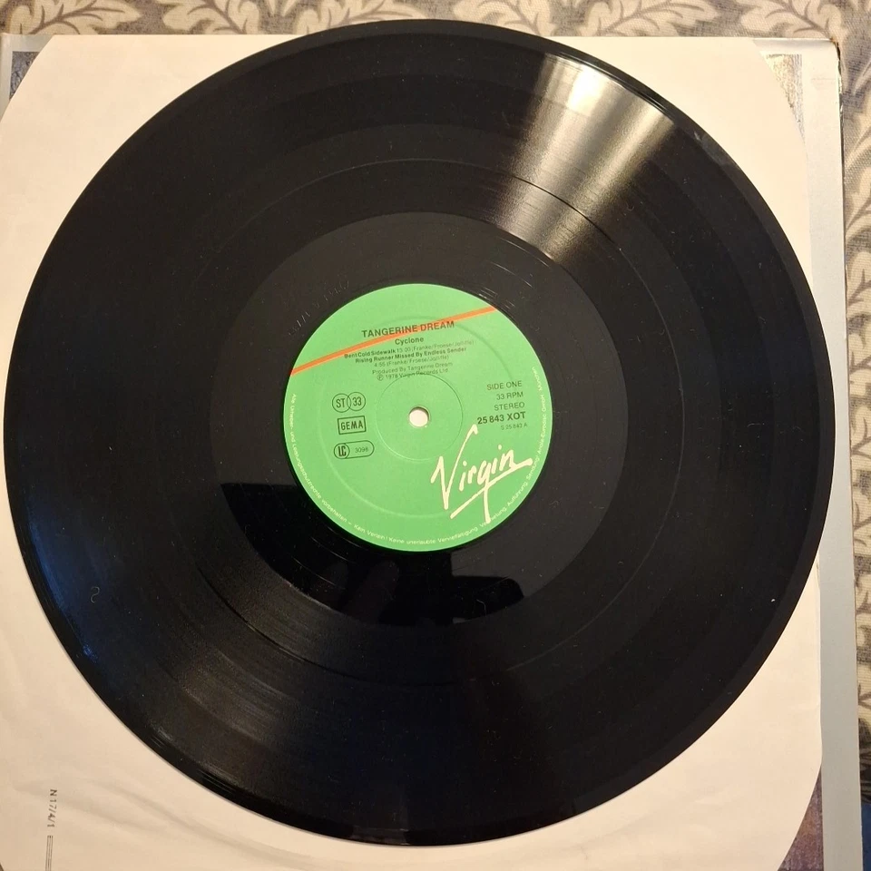 TANGERINE DREAM "CYCLONE" VINYL LP GERMANY REISSUE NM - Image 4 of 4