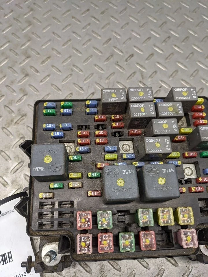 Motor de caja de fusibles compatible con 03-07 HUMMER H2 1178810 Foto 2 de 4