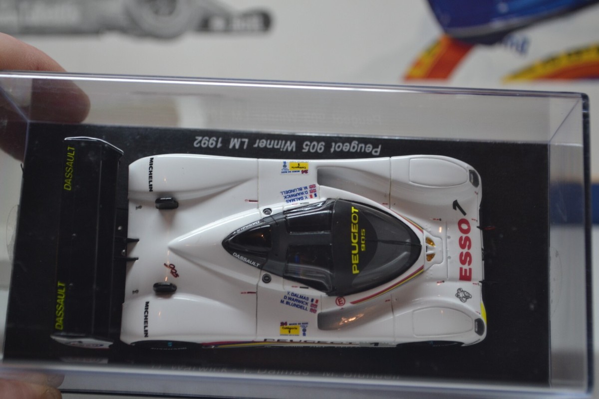 Peugeot 905 n°1 Winner LM 1992 ミニカー 1:18 1992 Le Mans 24 Hour Winner -- #1 Peugeot 905 -- Spark