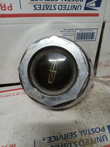 Used Original 1995 1996 Lincoln Wheel Hub Cap