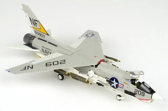 001638 Century Wings F-8E Crusader 1/72 Model NF209 USN VF-53 Iron Angels - Image 2 of 2