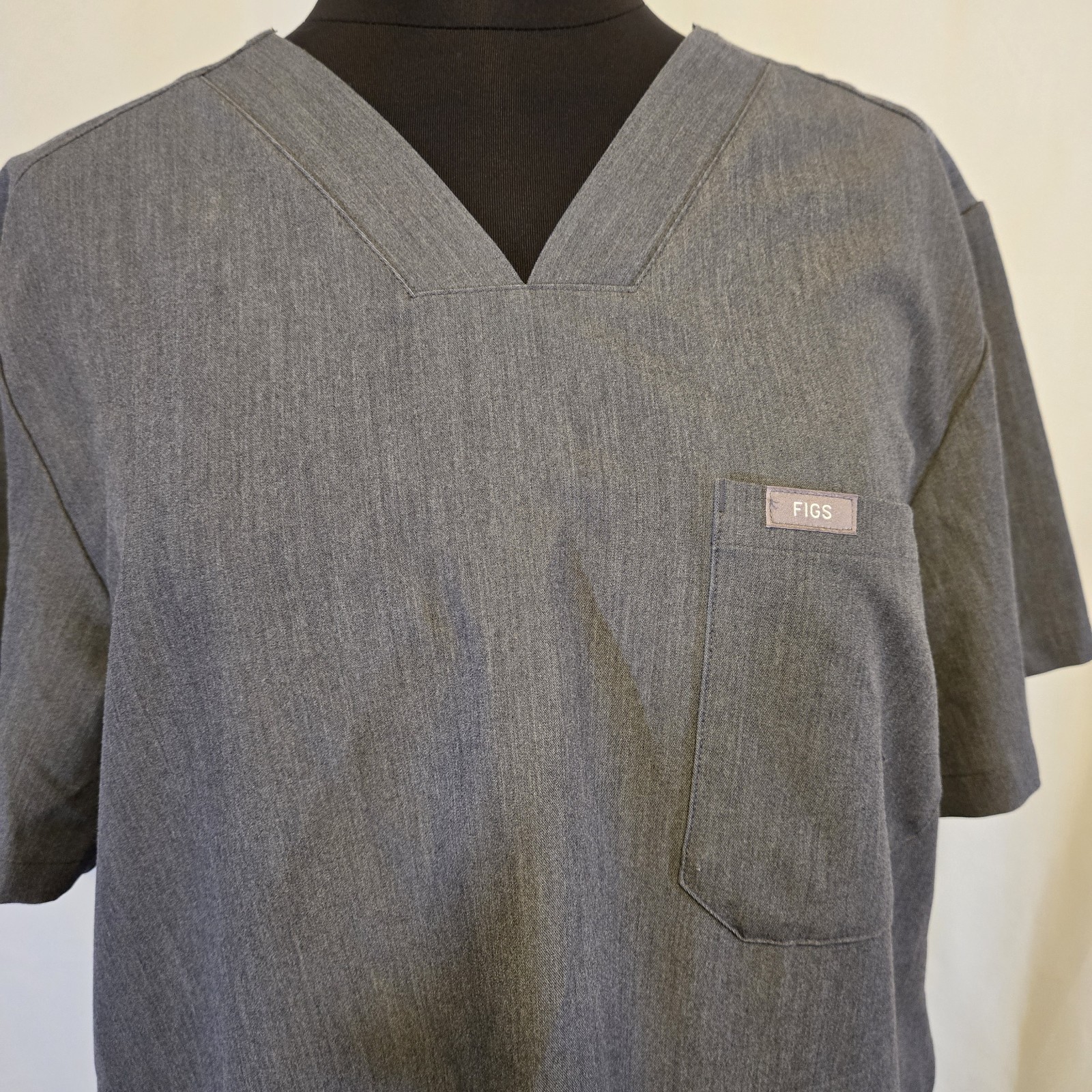 FIGS Technical Collection Scrub Top Gray Men's Large V-Neck Medical image 5