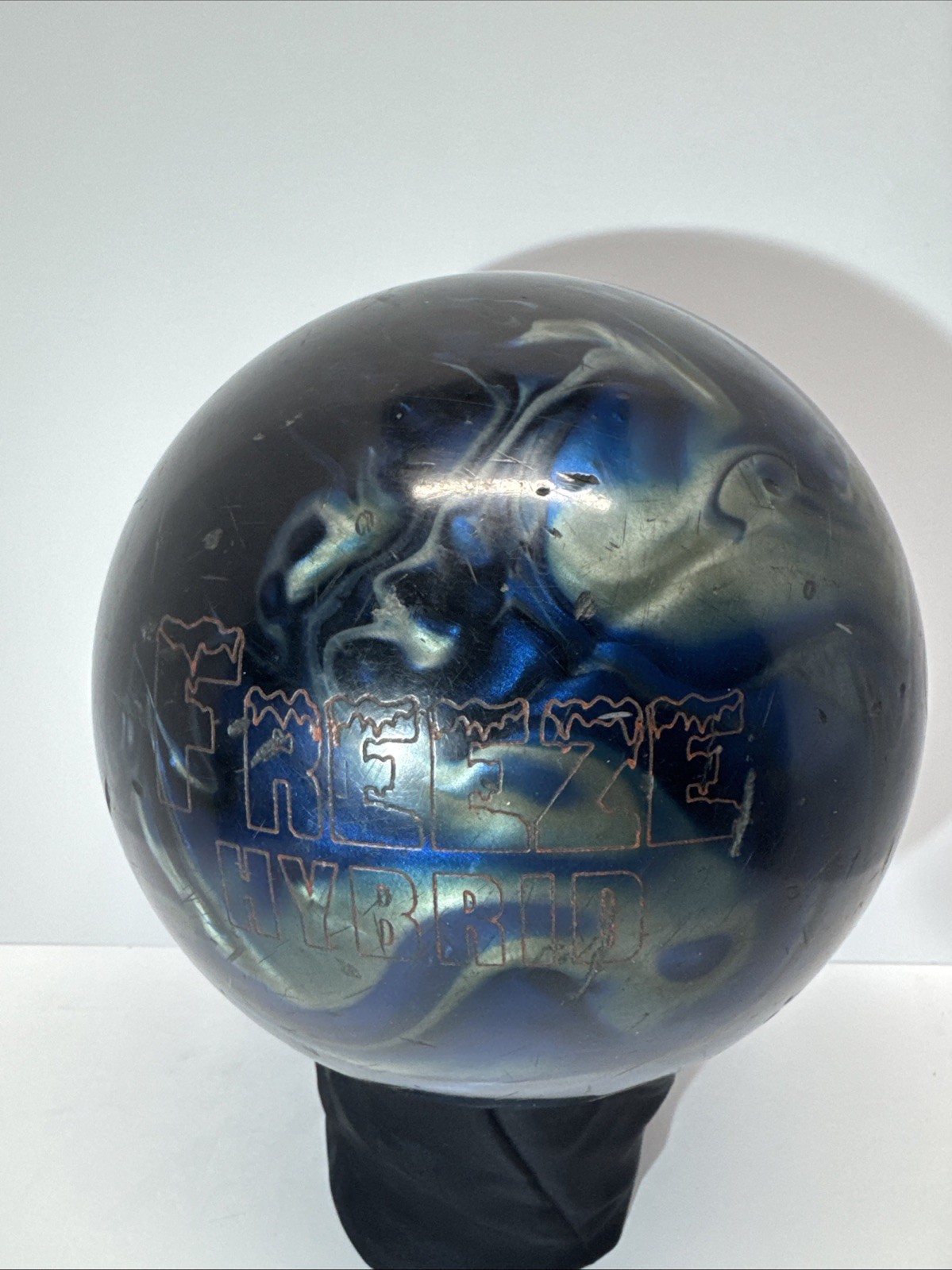 Columbia 300 FREEZE HYBRID Bowling Ball 12 Lb