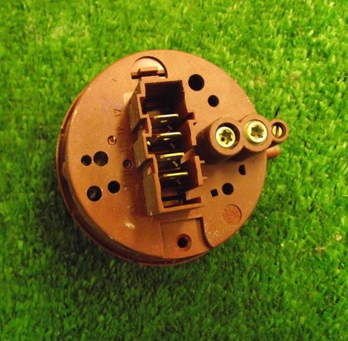 Bosch Waschmaschine WFL2066GB/08 Druckschalter