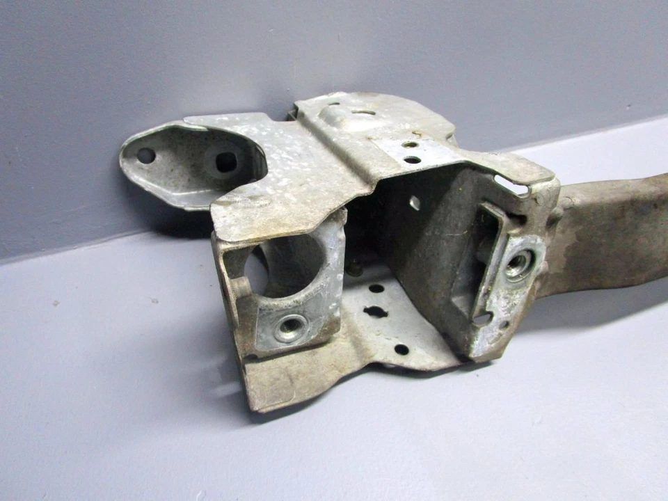 Chapa delantera soporte delantero inferior para RENAULT LAGUNA 2 II (BG0/1_) 2.0 16V Foto 3 de 4