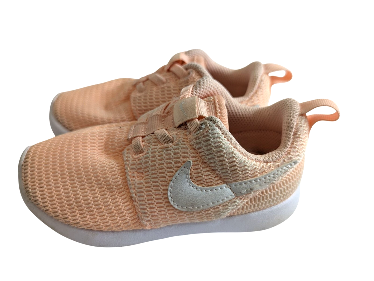 Nike Roshe One Sneakers Peach Tint Size US Toddler 9C Athletic