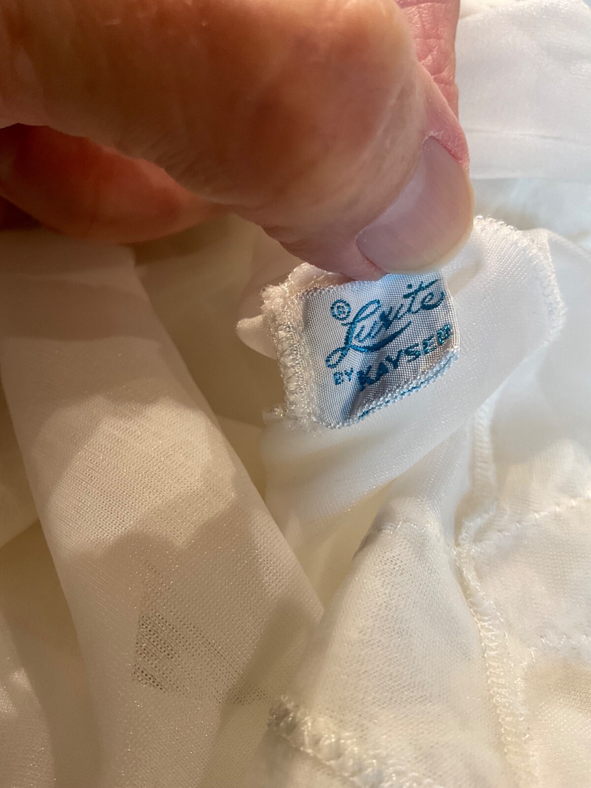 LUXITE by Kayser Vintage Women's Nightgown size 36 white cream Lace  Cottagecore