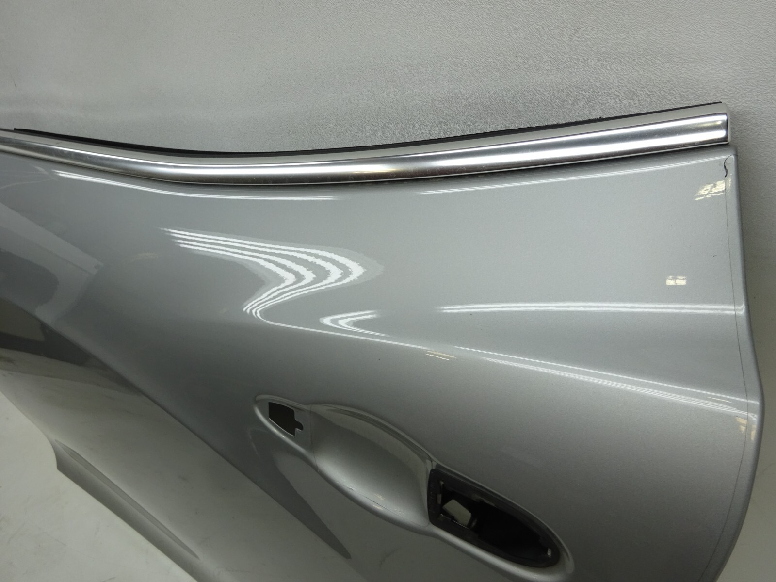 2014-2019 Maserati Ghibli Rear Left Driver Side Door Shell Silver OEM DE230874