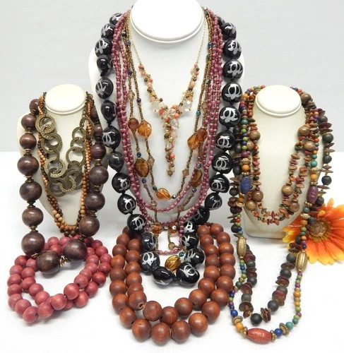 VINTAGE TO NOW BOHO THEMED FASHION /COSTUME JEWELRY NECKLACE LOT